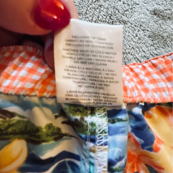 Body Glove tropical flower shorts zipper back pocket Size XL - Picture 6 of 7